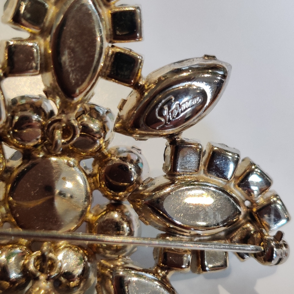 Exquisite Sherman Brooch - Picture 12 of 15
